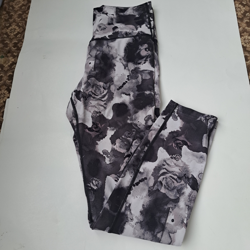 lululemon athletica Black and Gray Kids Leggings - Picture 3 of 9